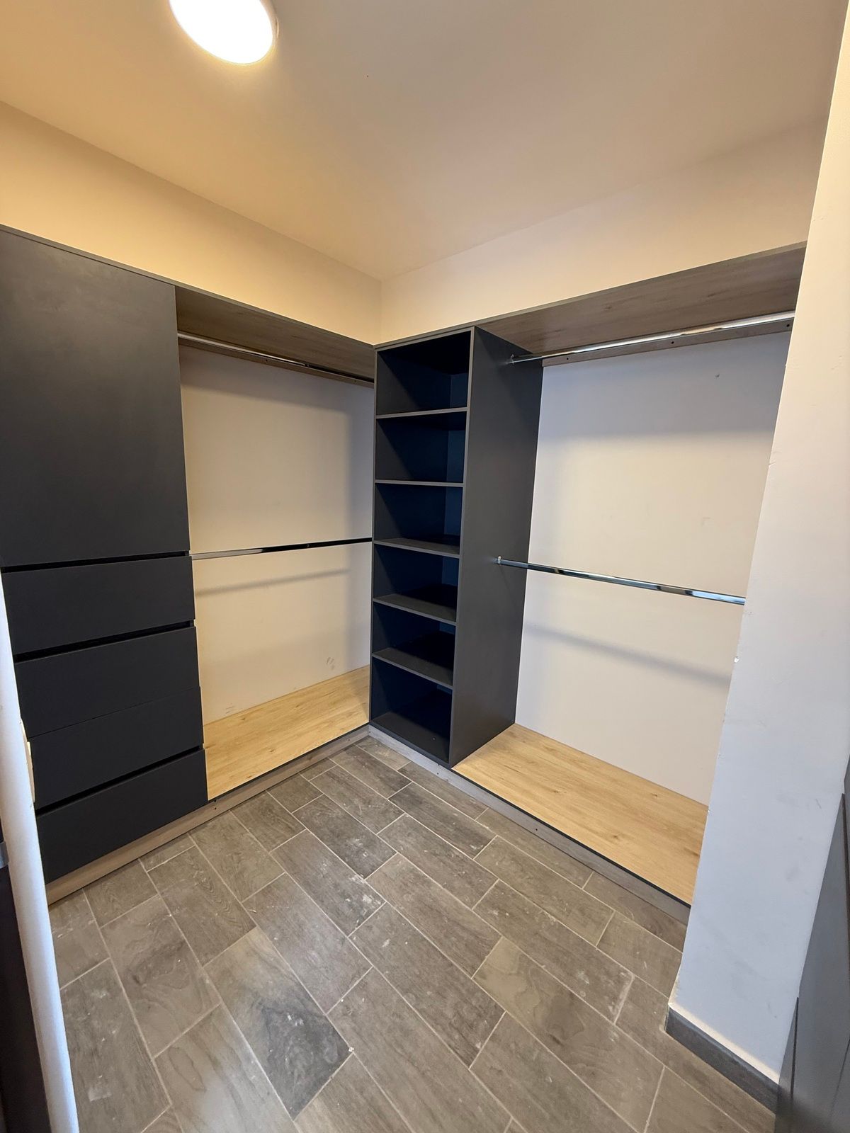 14 de 19: Closeth Principal