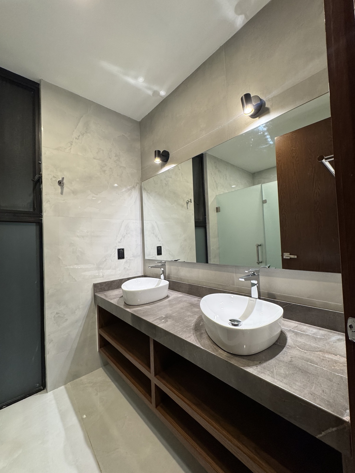9 of 15: baño de recamara principal