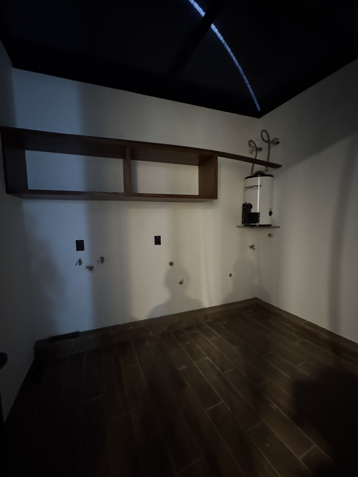 12 of 15: Cuarto de lavado