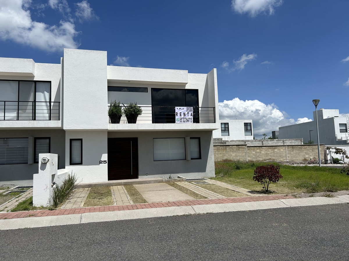 2 de 18: Fachada casa.