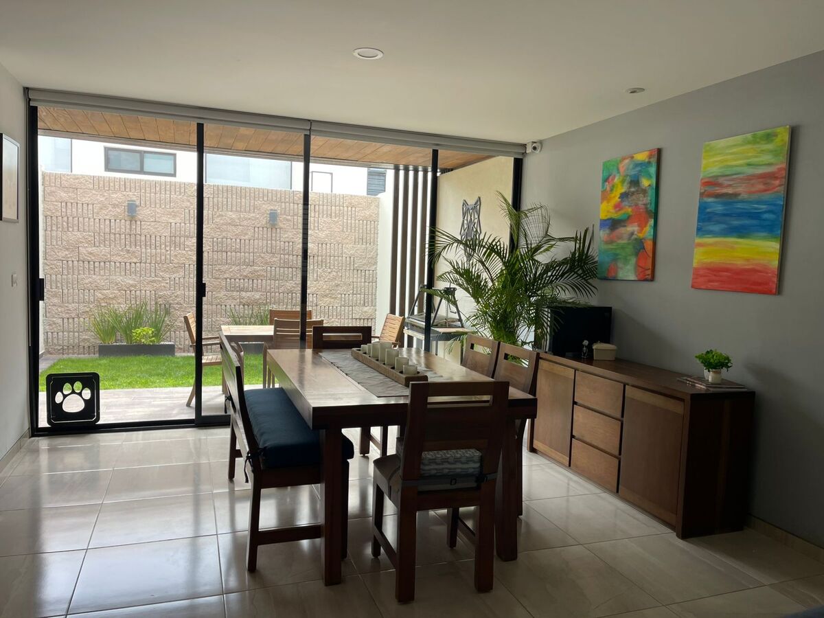 4 of 15: comedor