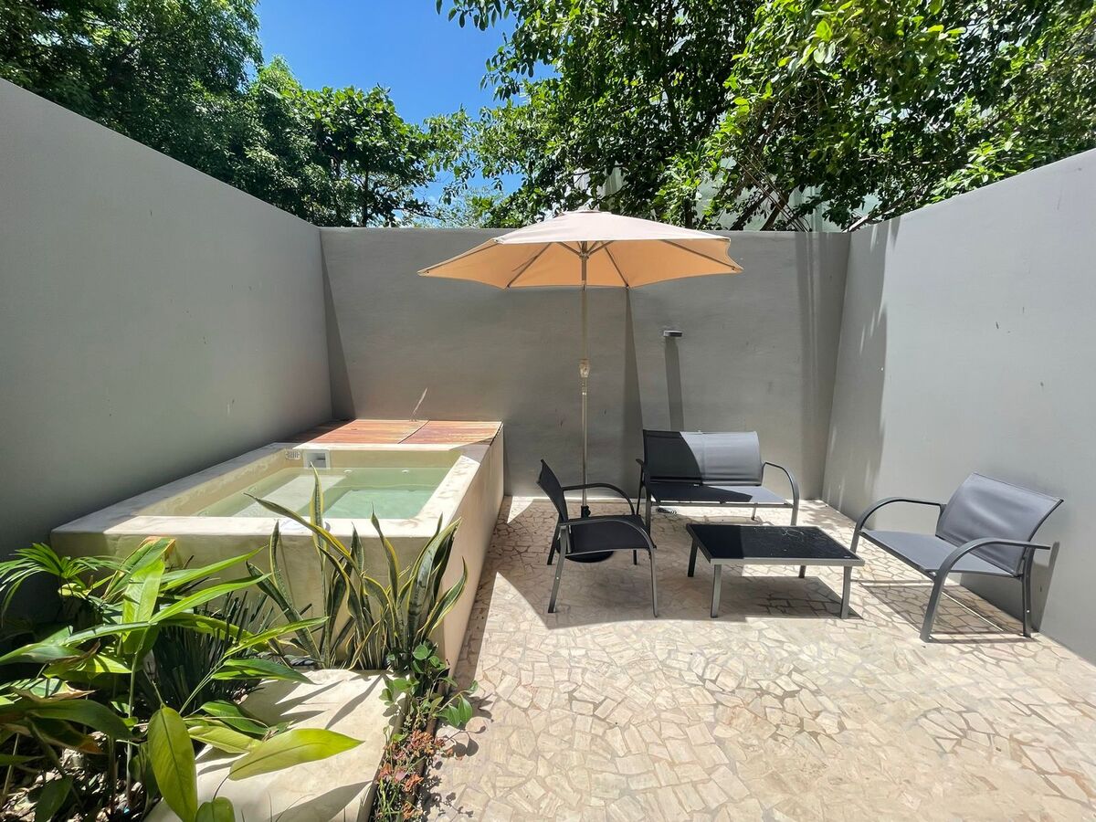 5 of 19: PRIVATE JACUZZI