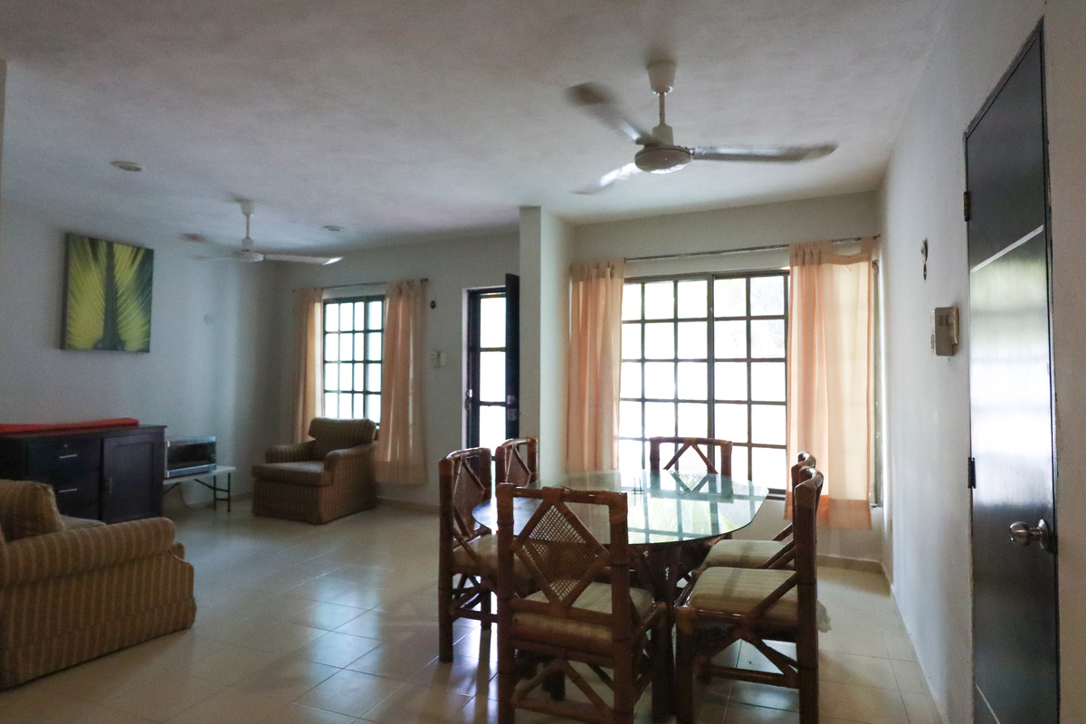 10 of 39: La casa