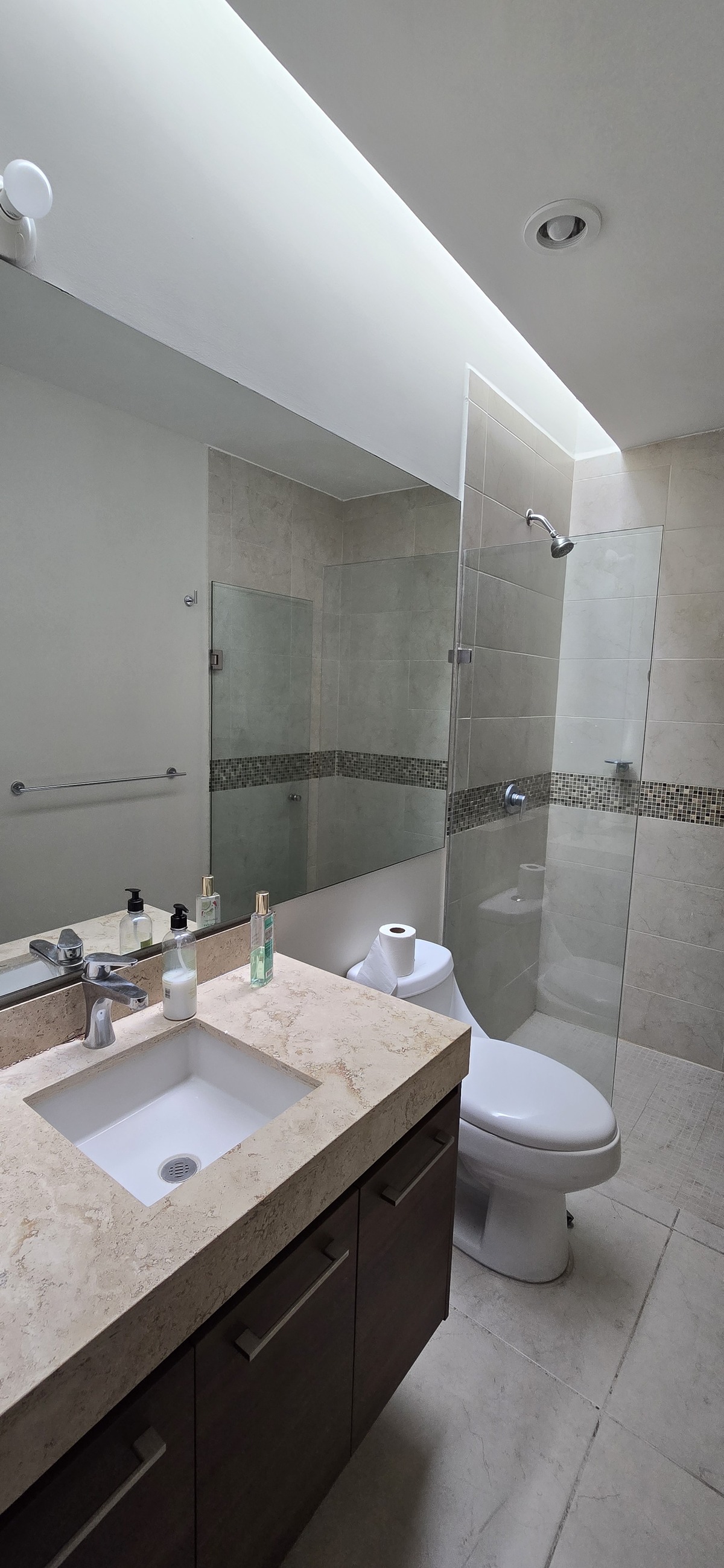 12 de 20: Baño completo 1er piso