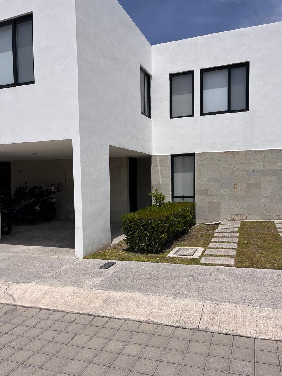 1 de 17: Fachada