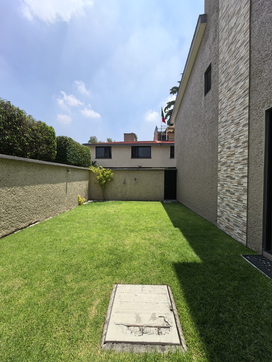 3 de 26: Jardín privado