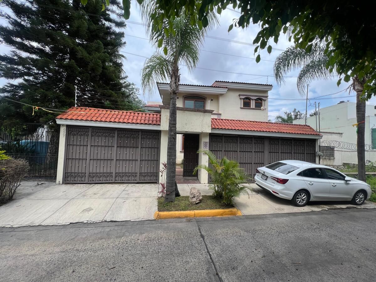 CASA EN VENTA EN CHAPALITA - foto 1