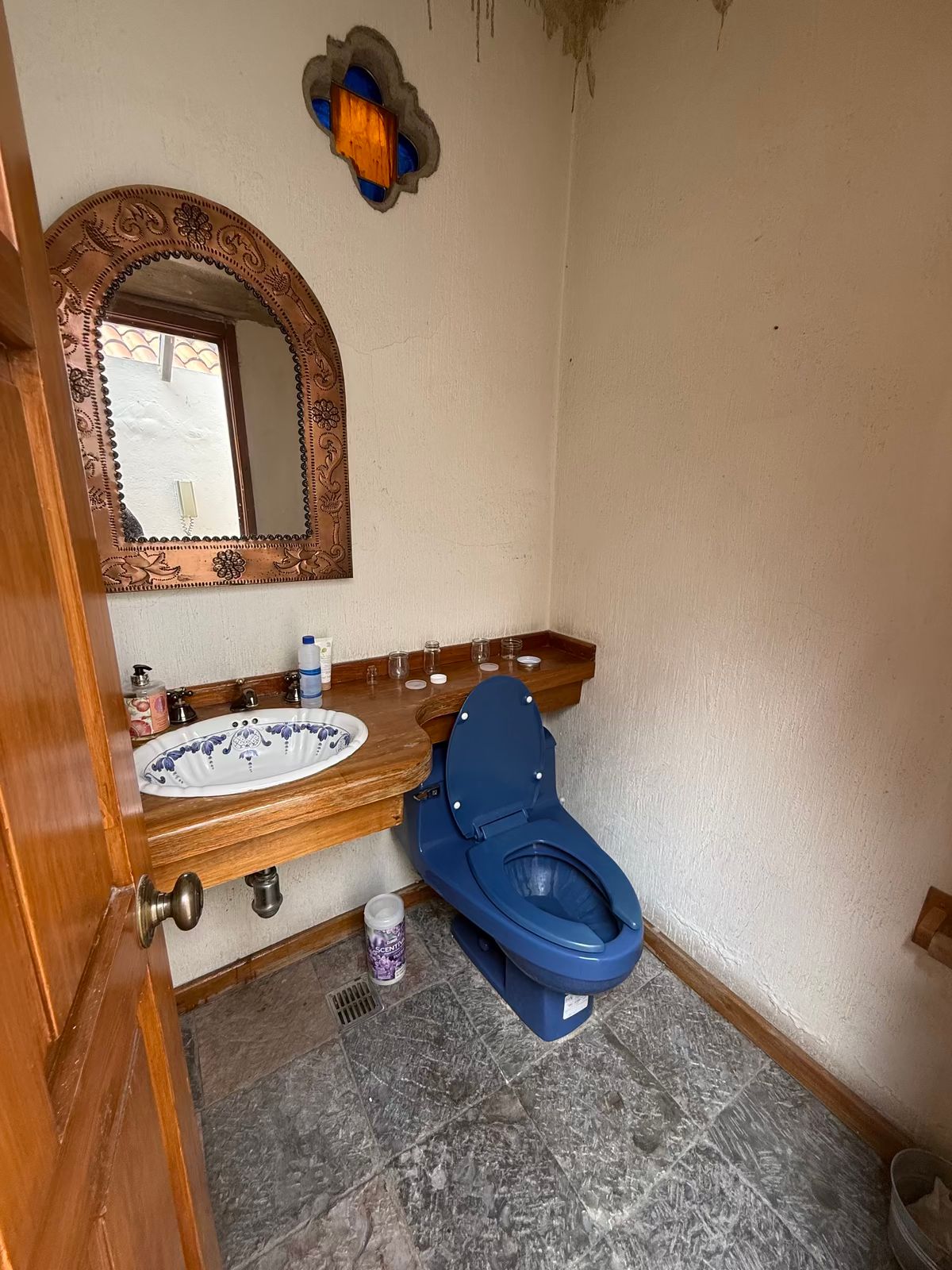 31 de 35: Medio baño del anexo