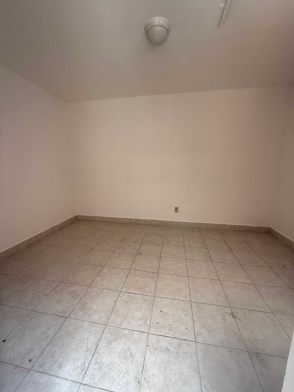 33 de 35: Cuarto de servicio