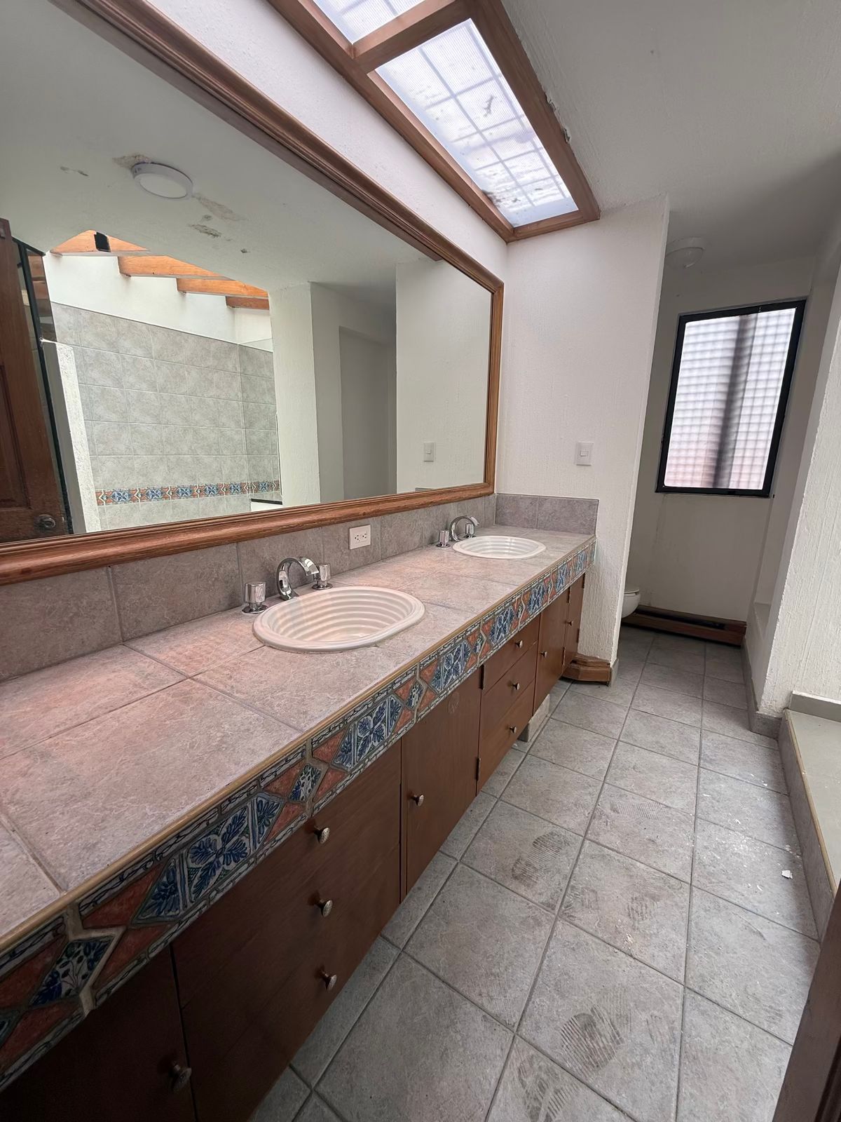 24 de 35: Baño de la recámara principal