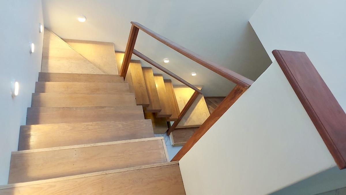 4 of 17: DETALLE ESCALERA