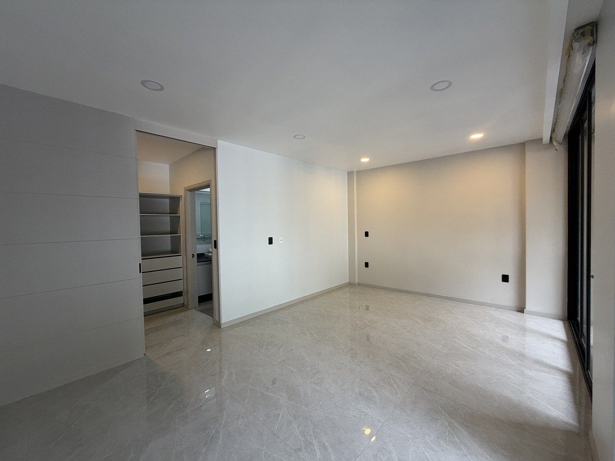 17 of 26: Habitación 1