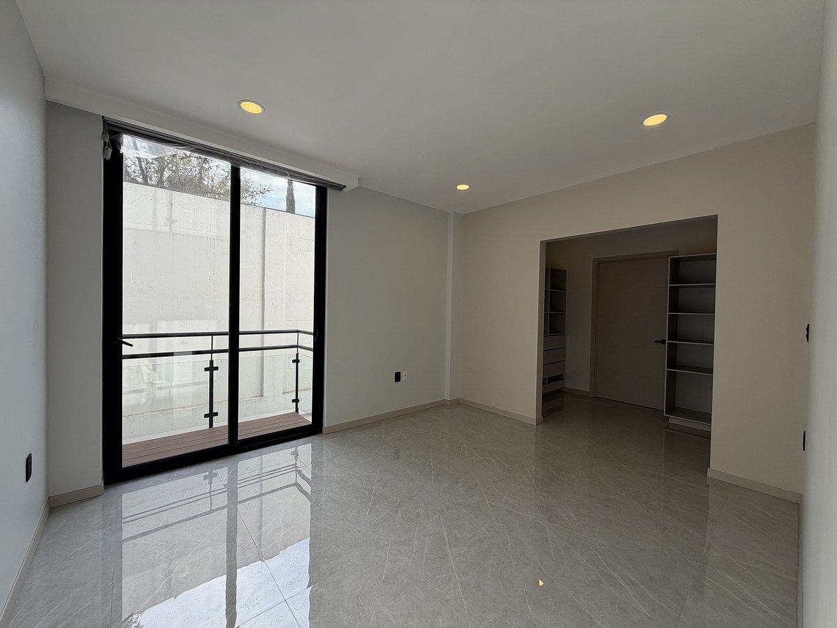 21 of 26: Habitación 2