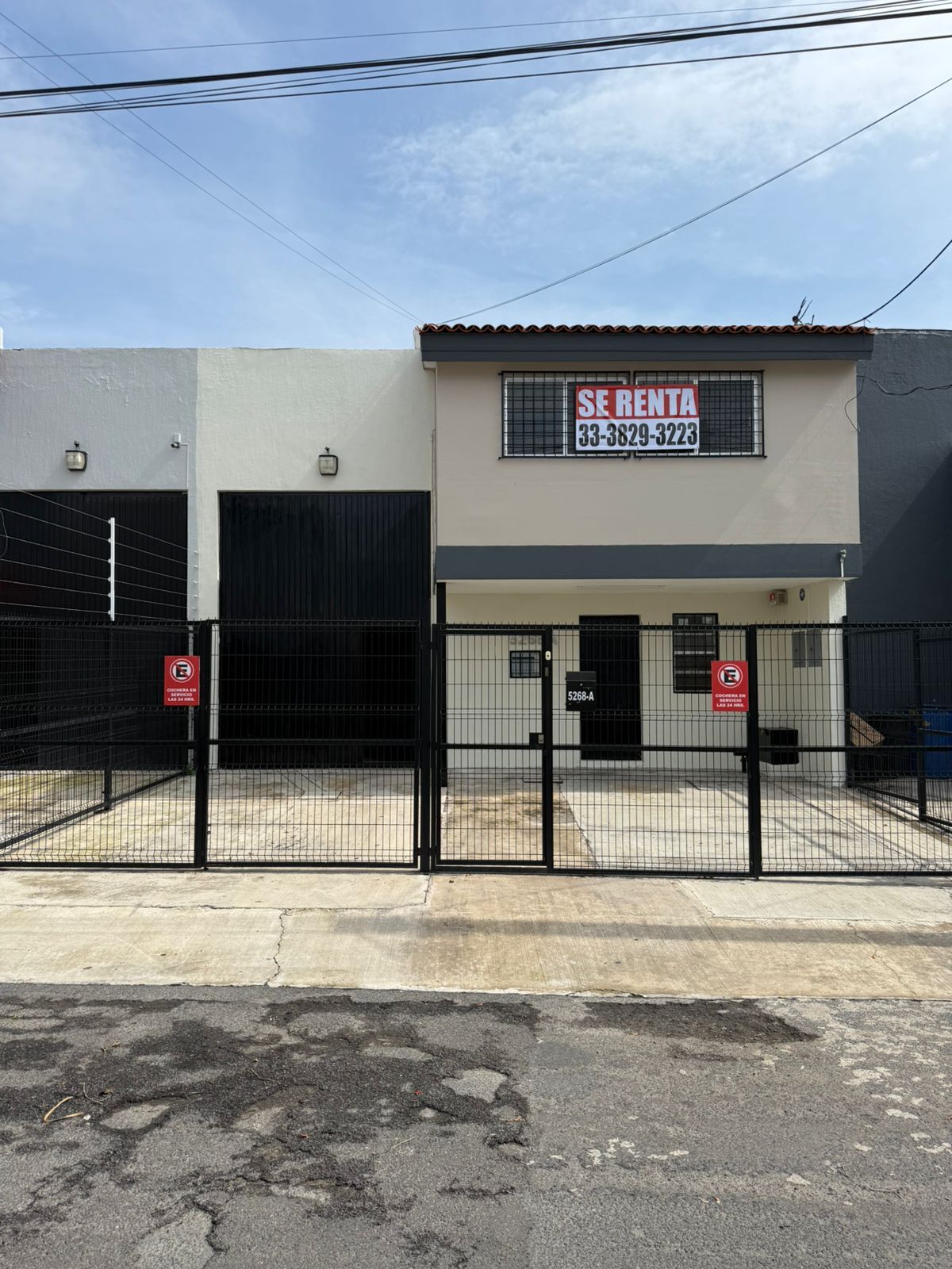 1 of 17: Facha Exterior