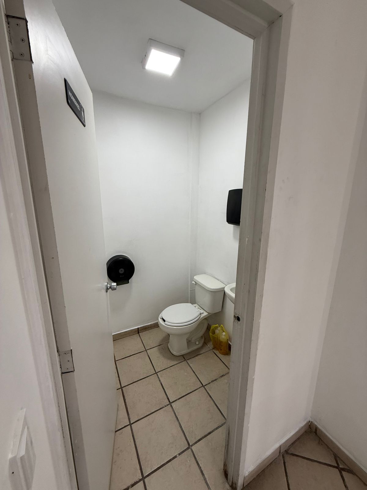 5 of 17: Baño Planta Baja