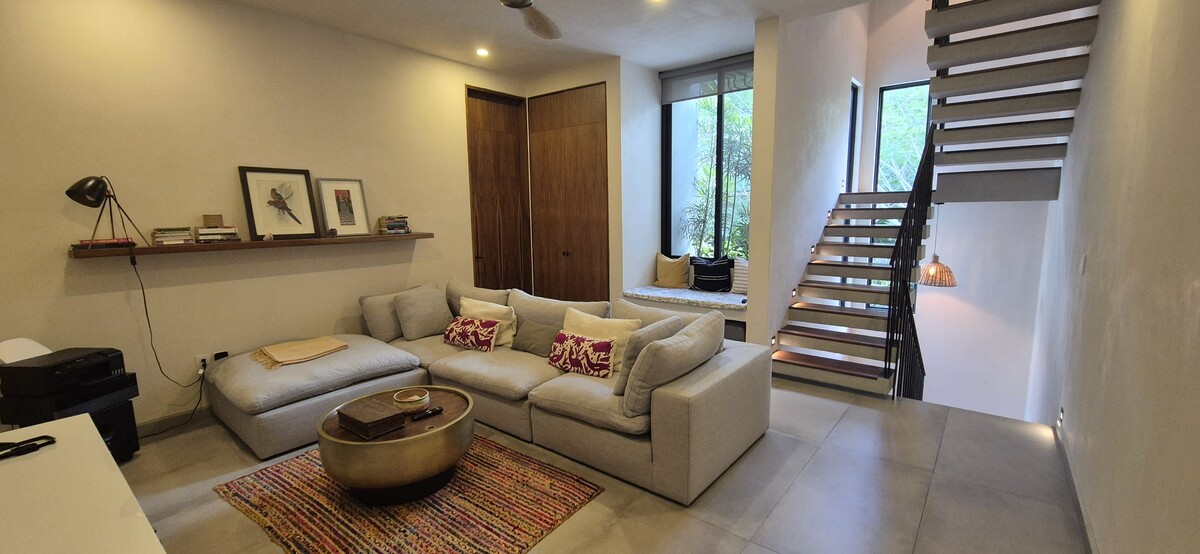 11 de 36: FAMILY TV ROOM