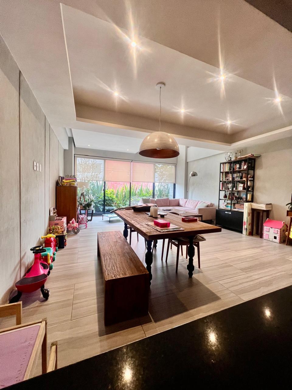 2 of 41: Sala comedor