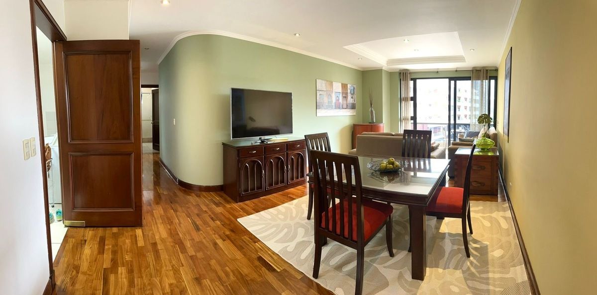 Apartamento en Zona 10, Guatemala, foto 3 de 14