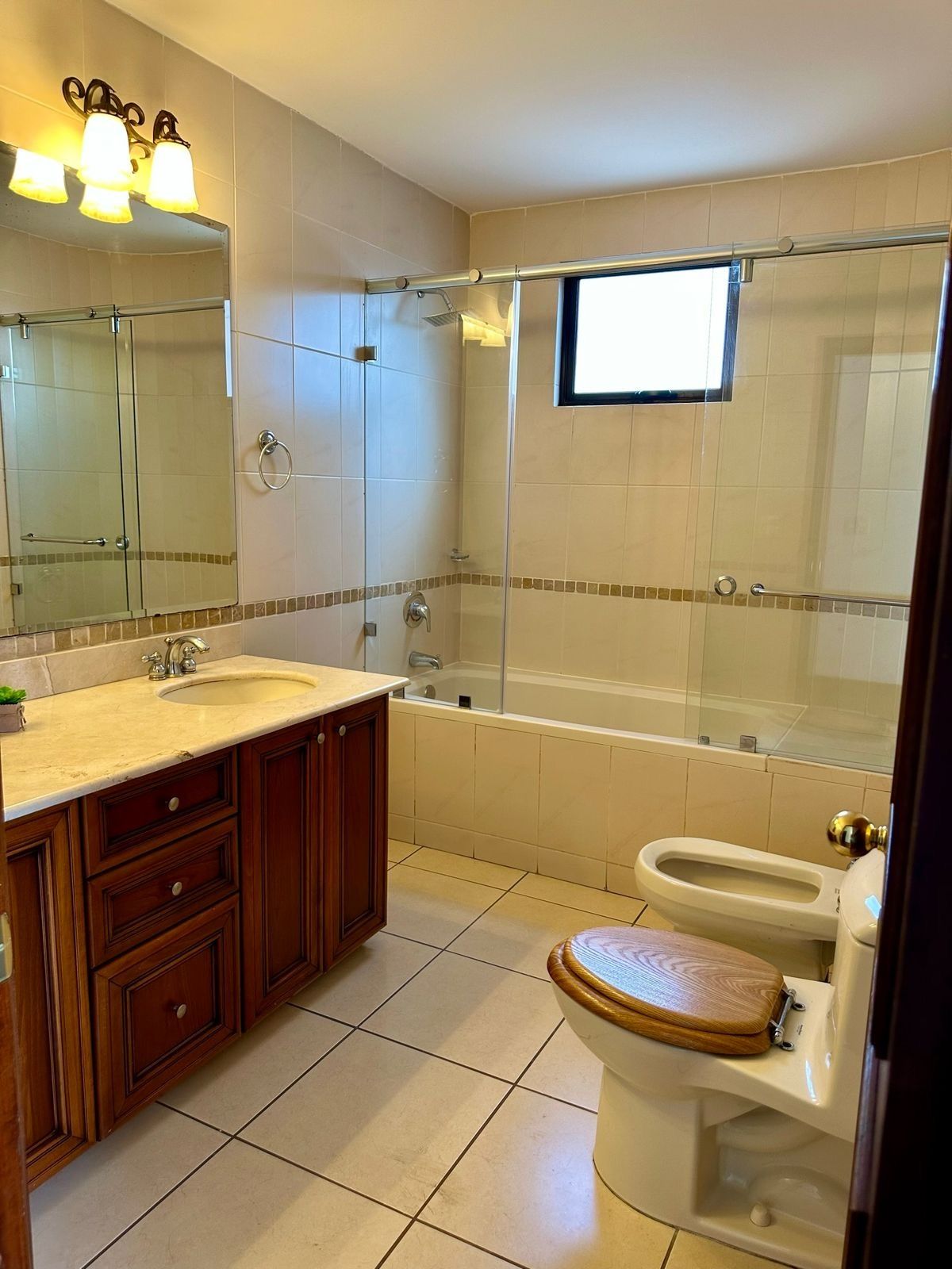Apartamento en Zona 10, Guatemala, foto 9 de 14