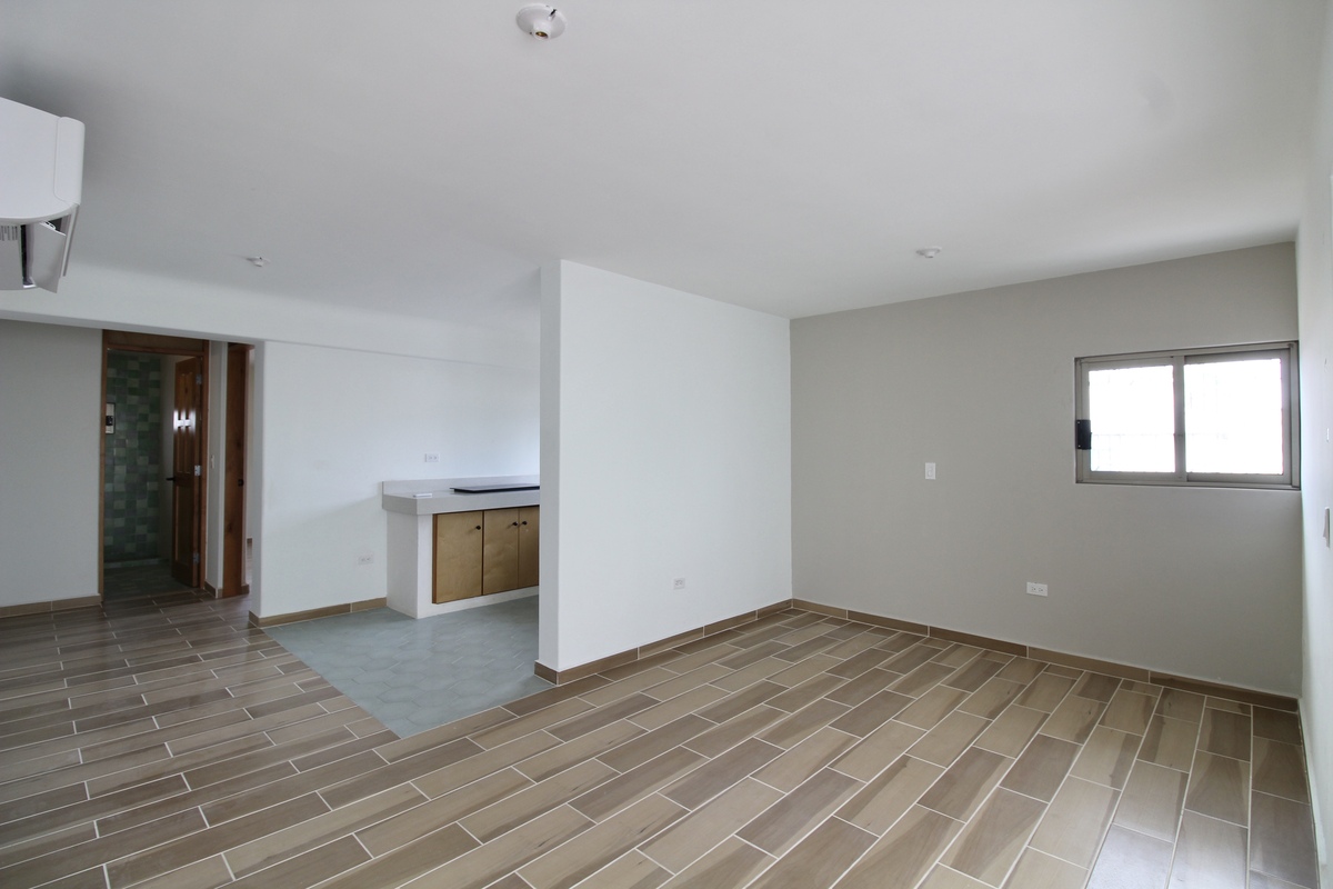 1 de 15: Espacio para la sala y comedor