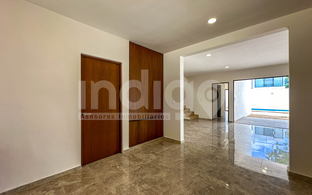 11 de 50: Cocina con Área de Desayunador