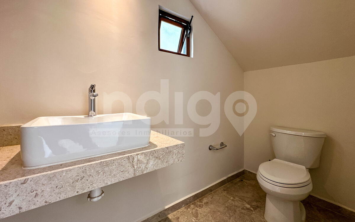 13 de 50: Baño de Visitas