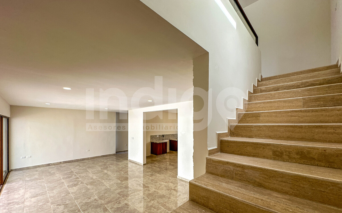 18 de 50: Escalera Planta Alta