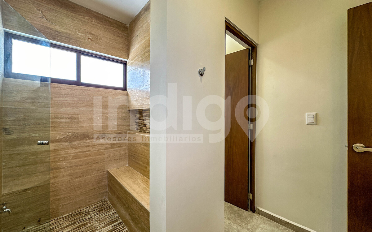 28 de 50: Baño Recámara Principal