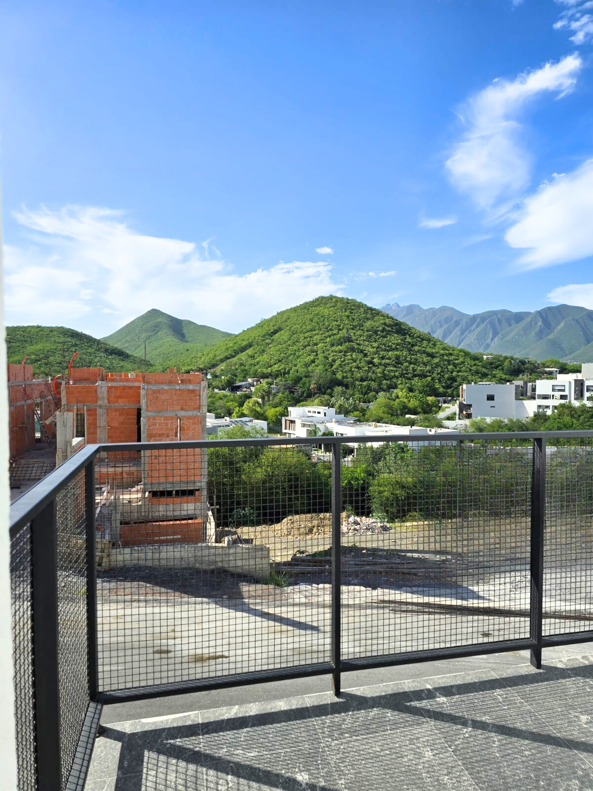 11 of 21: Terraza conecta con Rec. Principal,Sala y Comedor