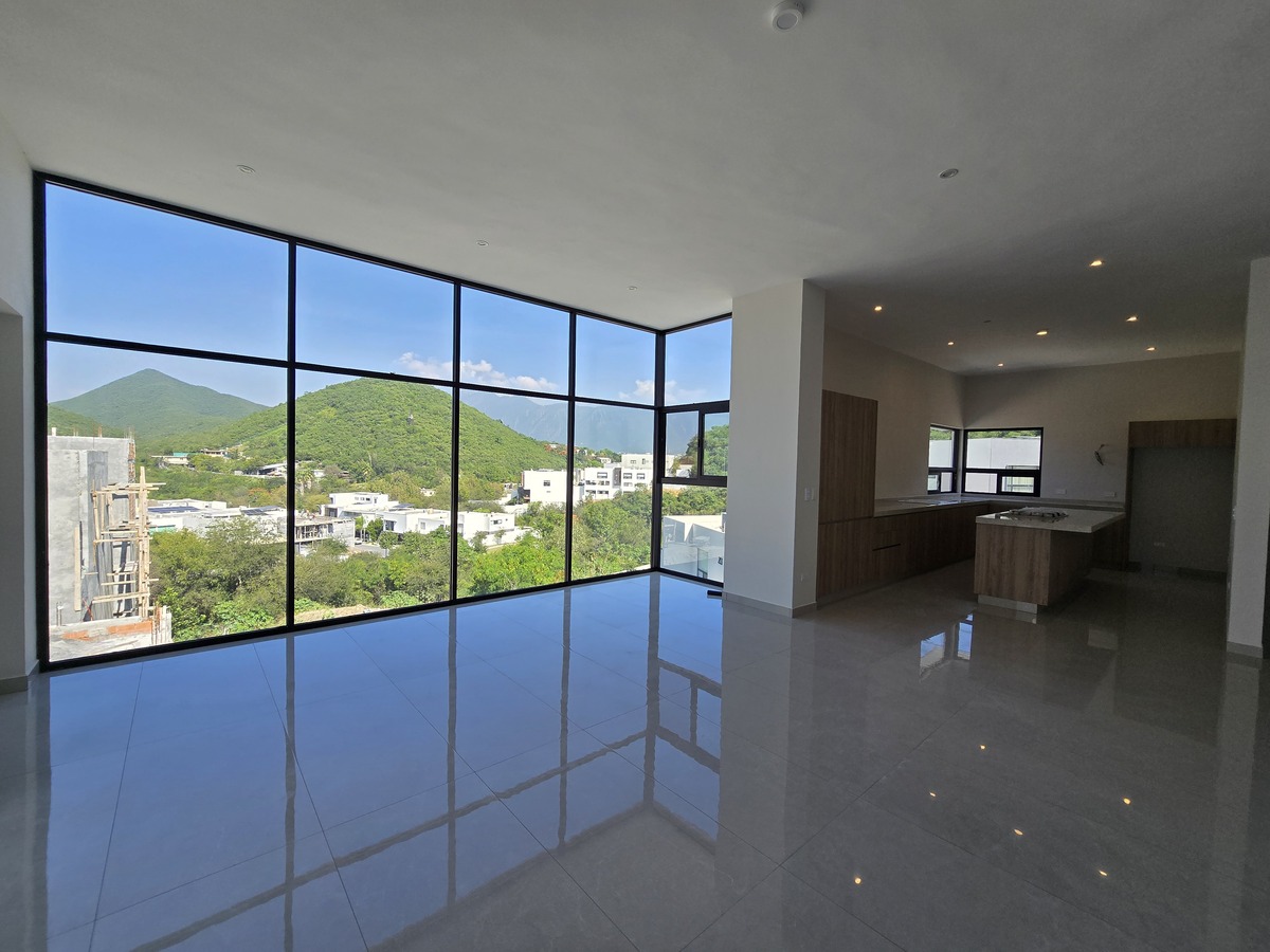 20 of 21: Sala, Comedor y cocina