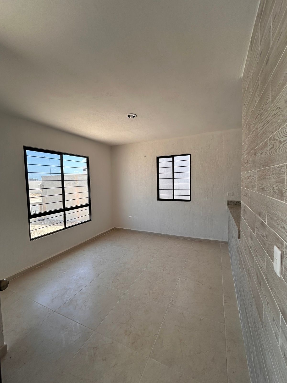 2 de 14: Amplio comedor , incluye ventilador