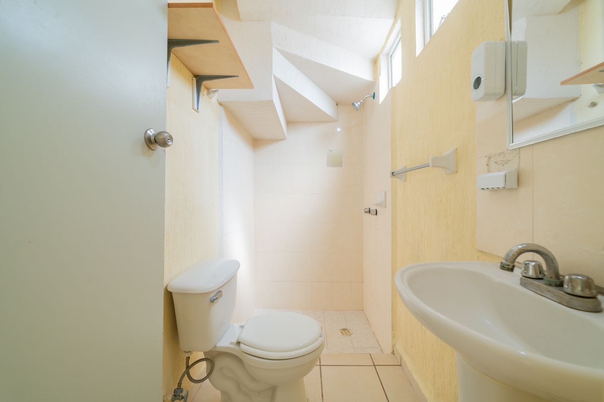 3 de 19: Baño planta baja