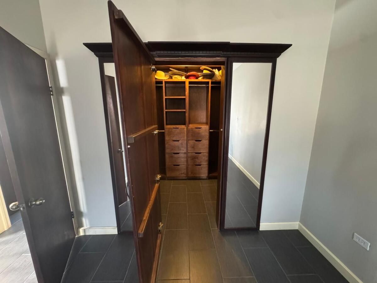 8 de 13: Walking closet