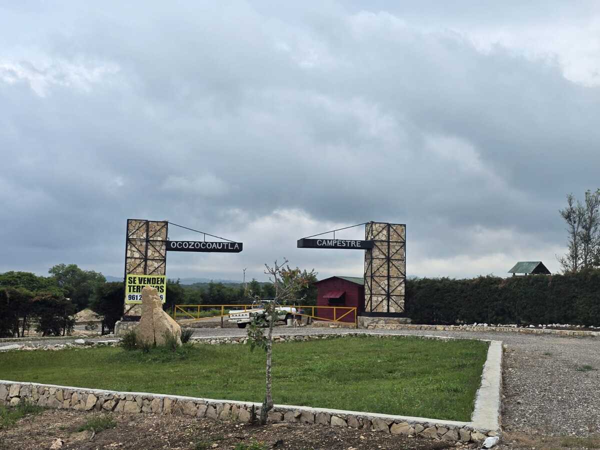 1 de 12: Entrada principal Campestre