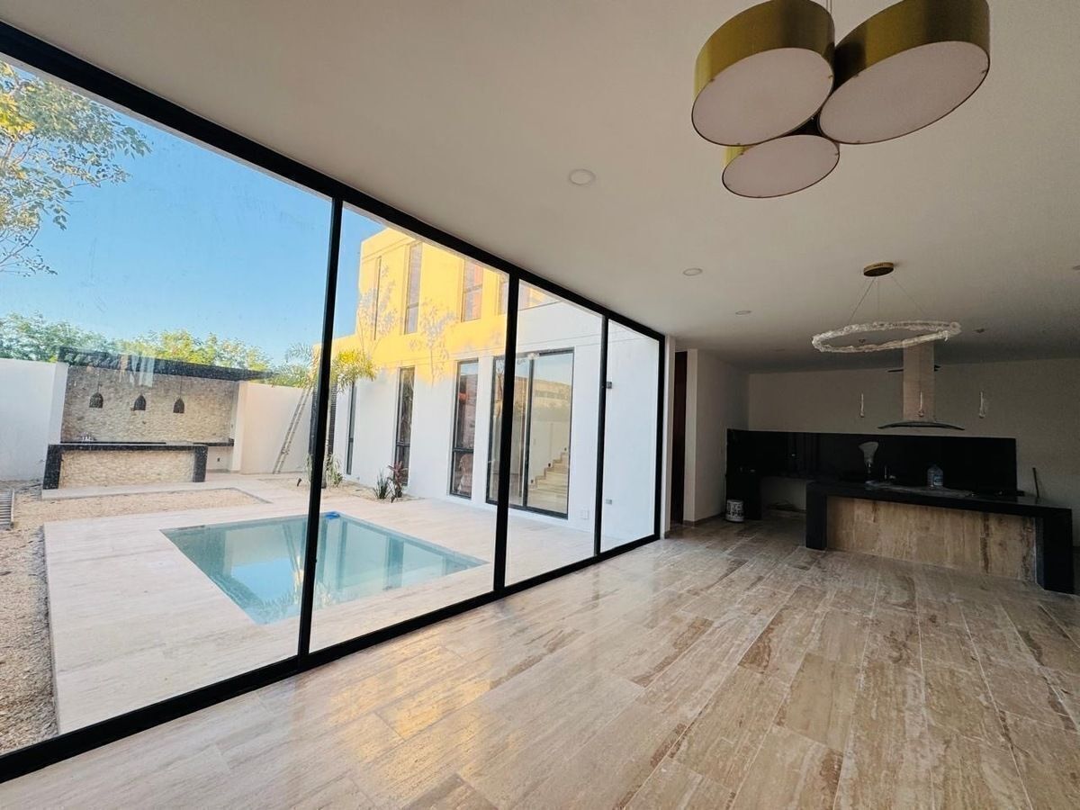 EN VENTA PRECIOSA CASA DE DISEÑO ÚNICO EN EXCLUSIVA PRIVADA SOLUNA TEMOZON - foto 3