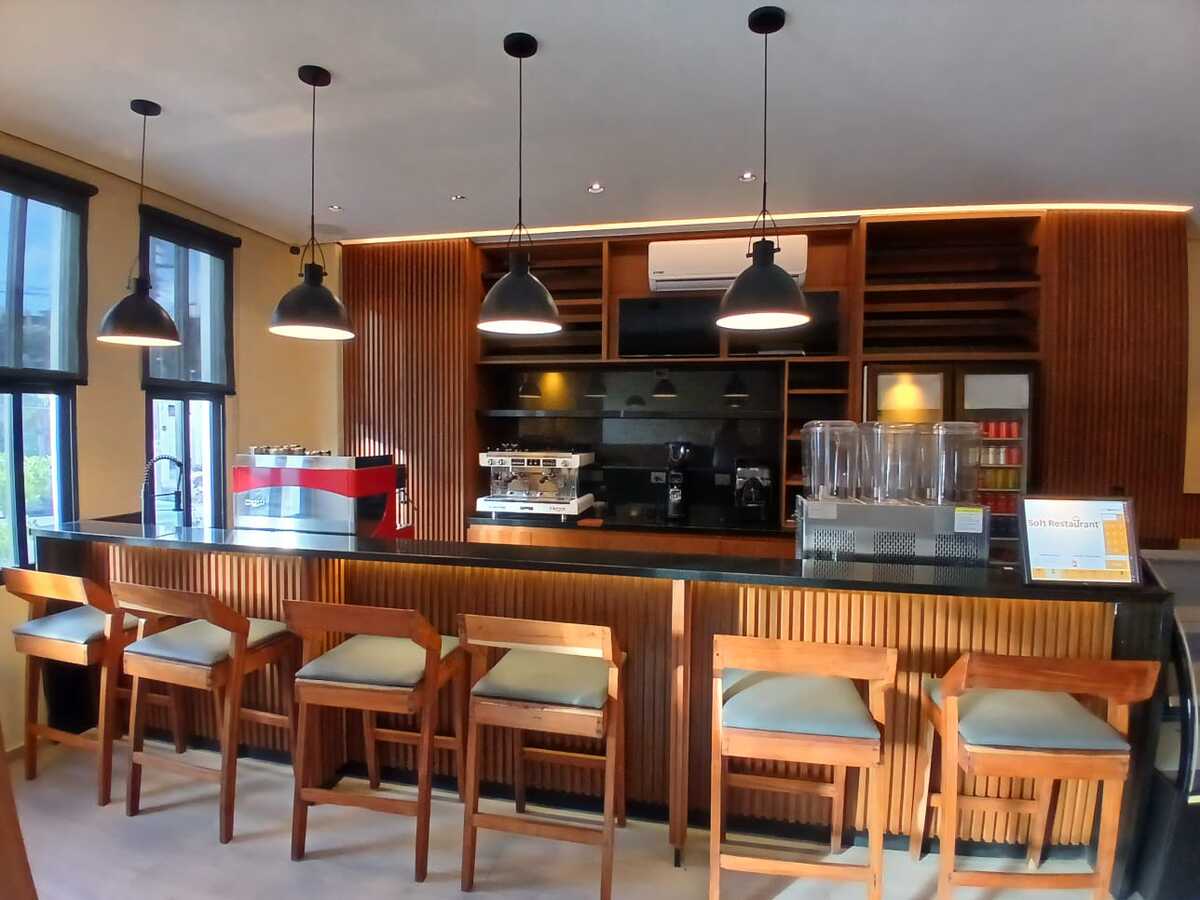 3 of 11: AREA DE CAFETERIA