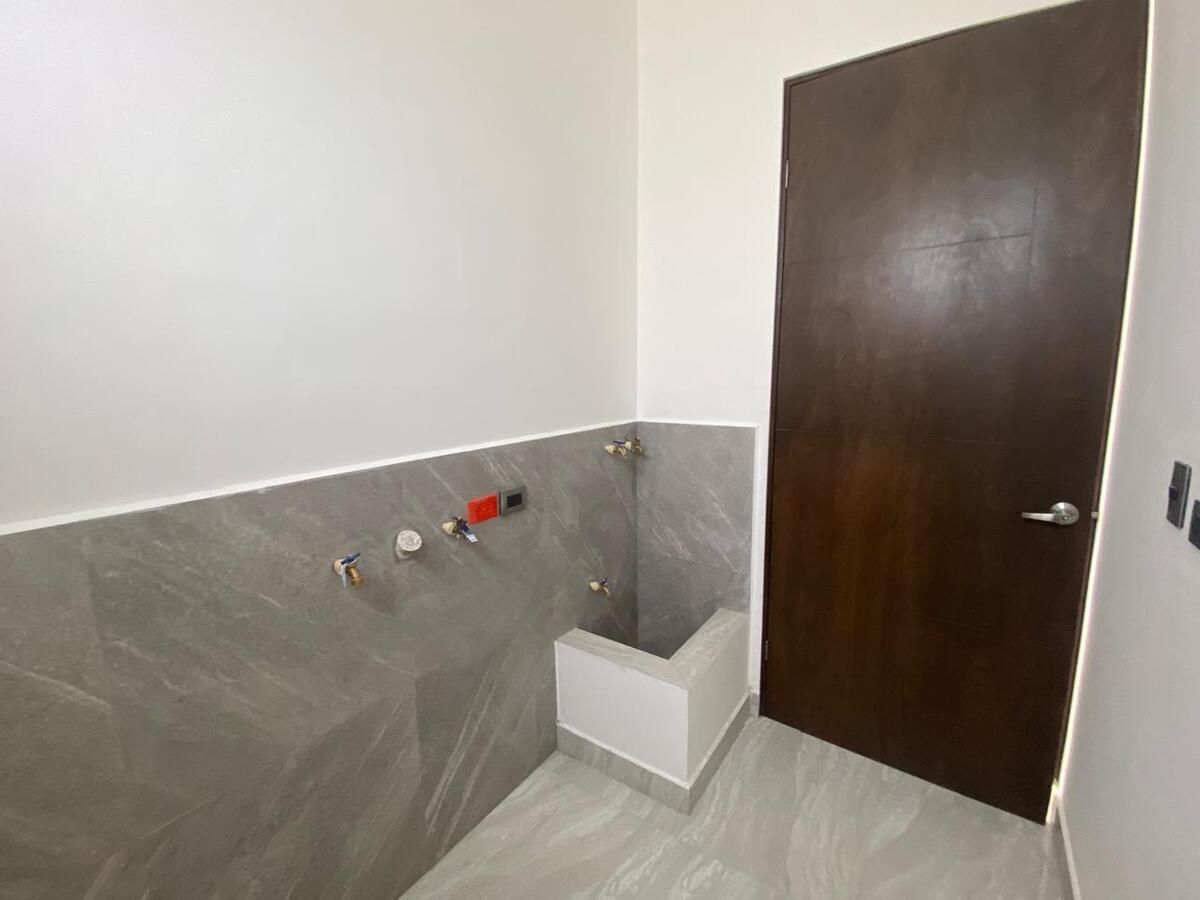 25 de 34: ZINC Y LAVANDERIA