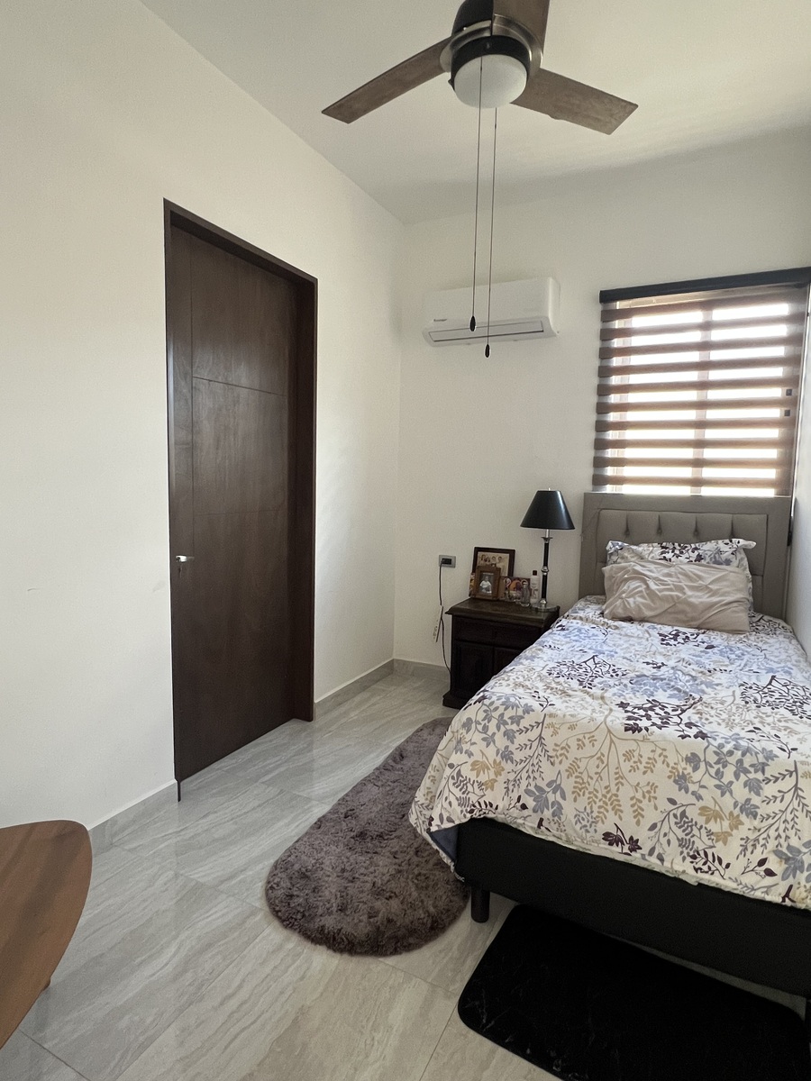 24 de 34: RECAMARA INDIVIDUAL  EN PLANTA BAJA CON BAÑO VESTIDOR