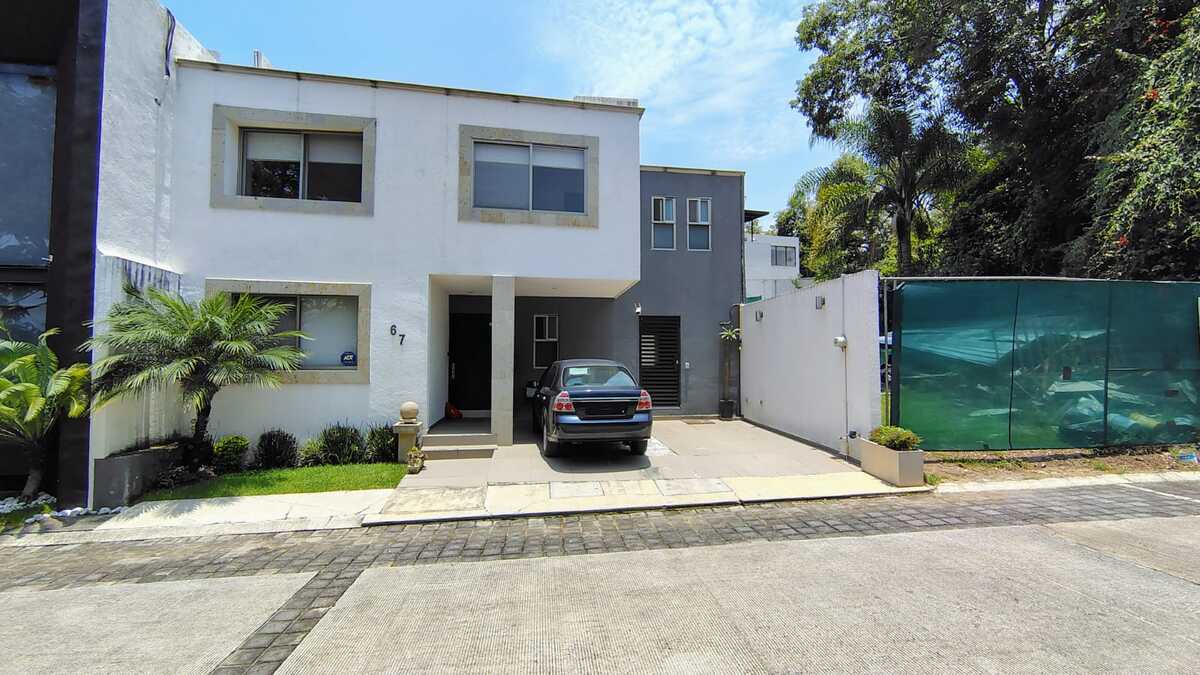 1 of 22: fachada