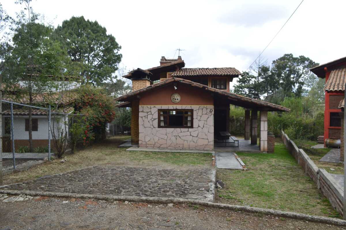 8 de 33
