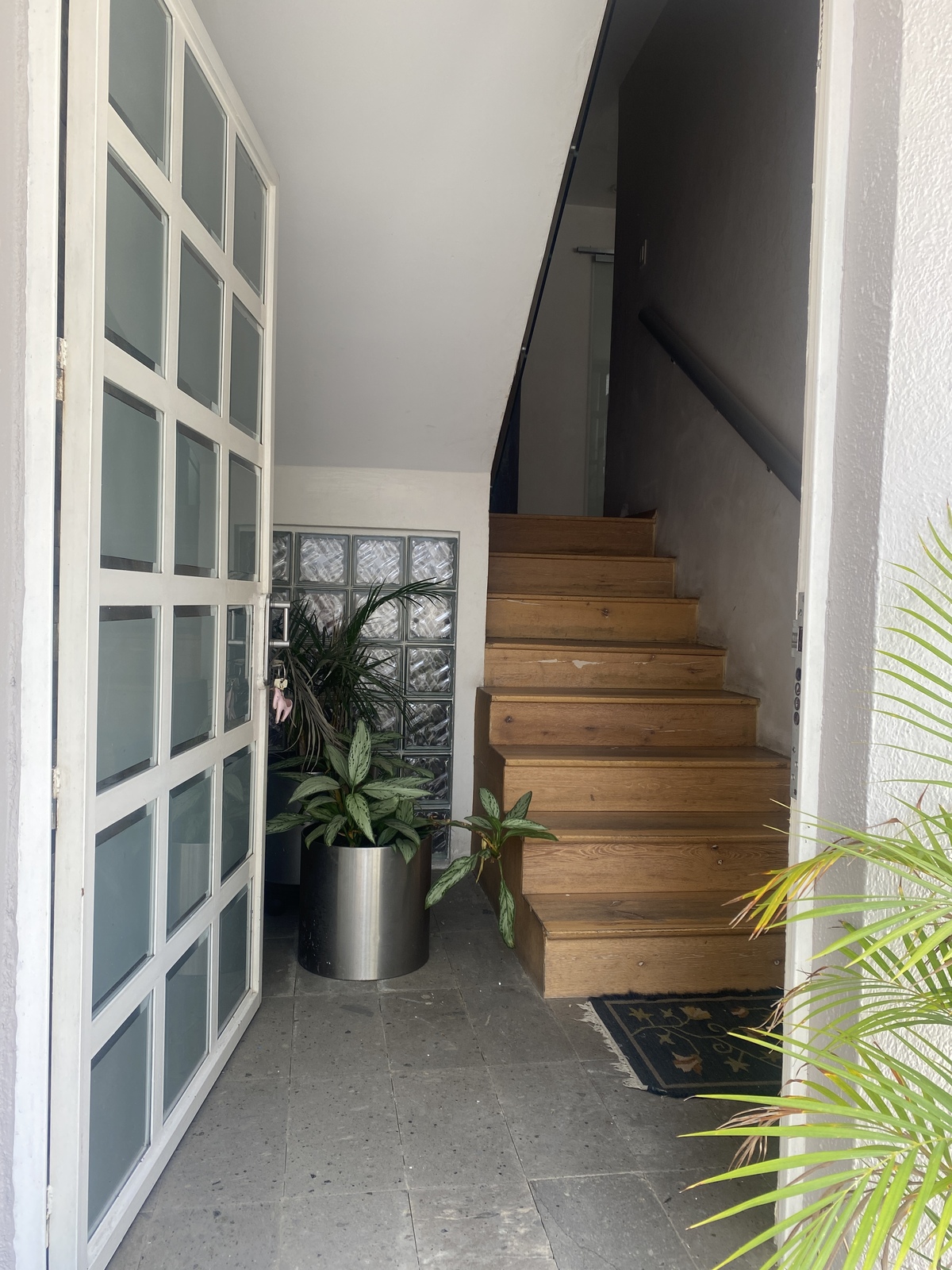 1 de 30: Entrada a la casa