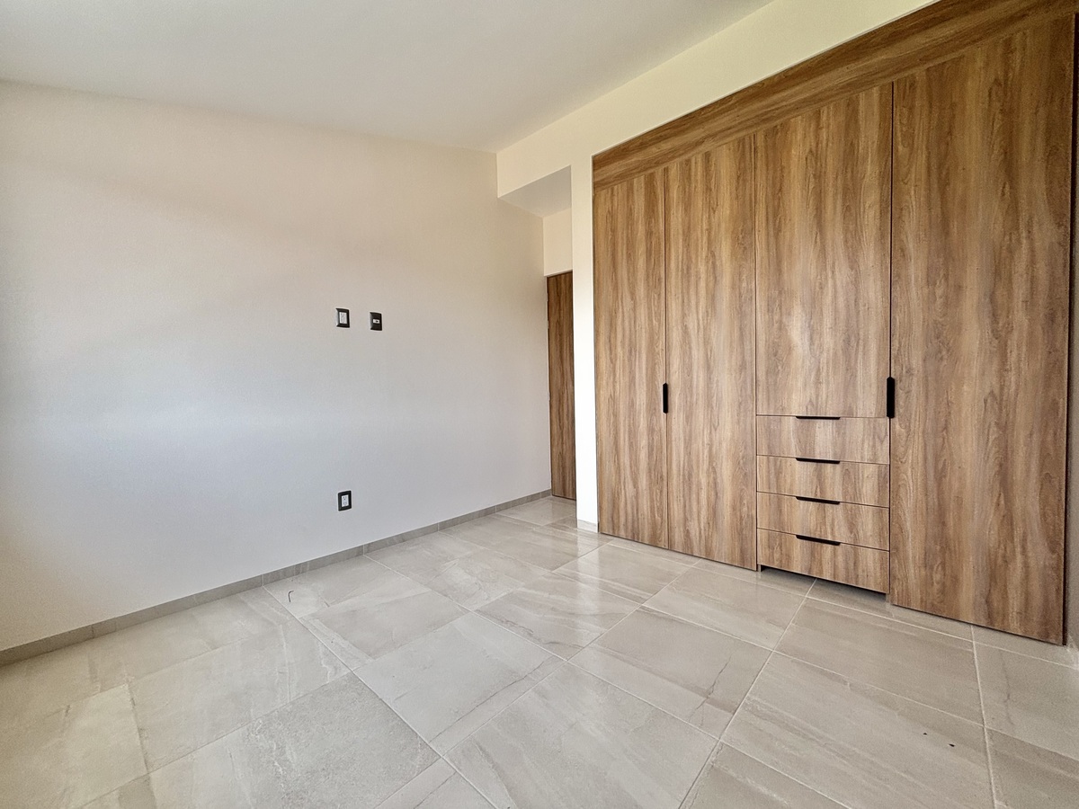 5 of 33: Recámara / estudio en Planta baja