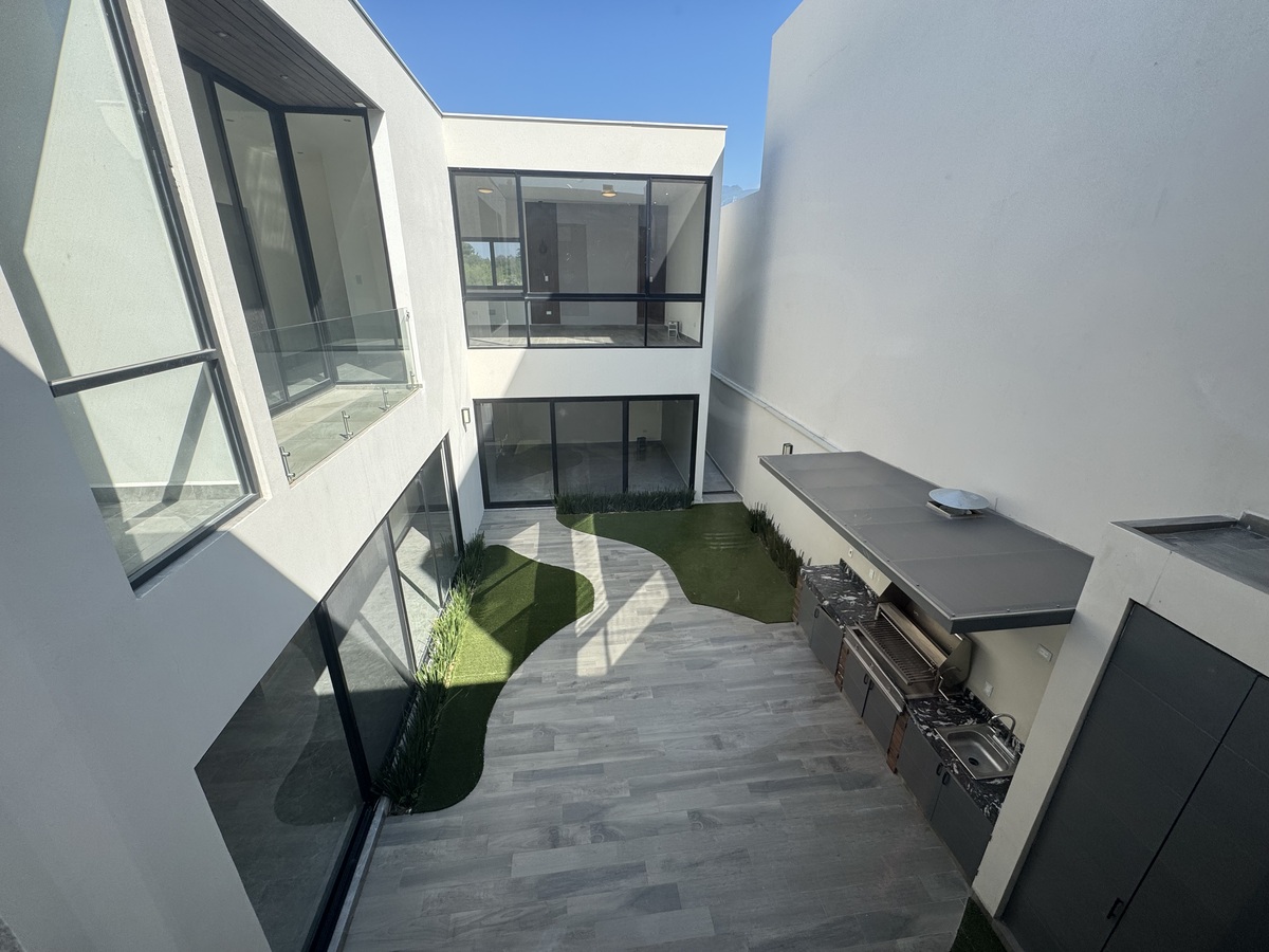 6 de 12: Patio