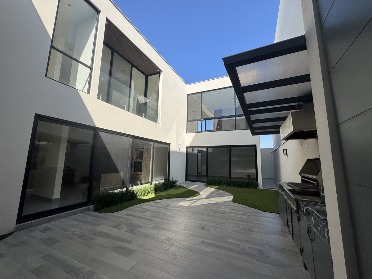 2 de 12: Patio / Asador