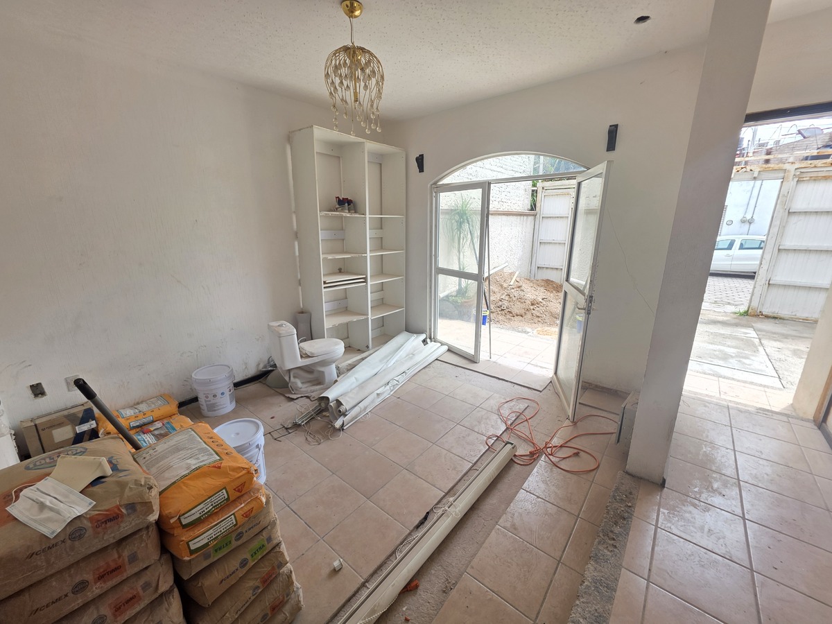 4 de 17: EN PROCESO DE CAMBIOS EN SALA