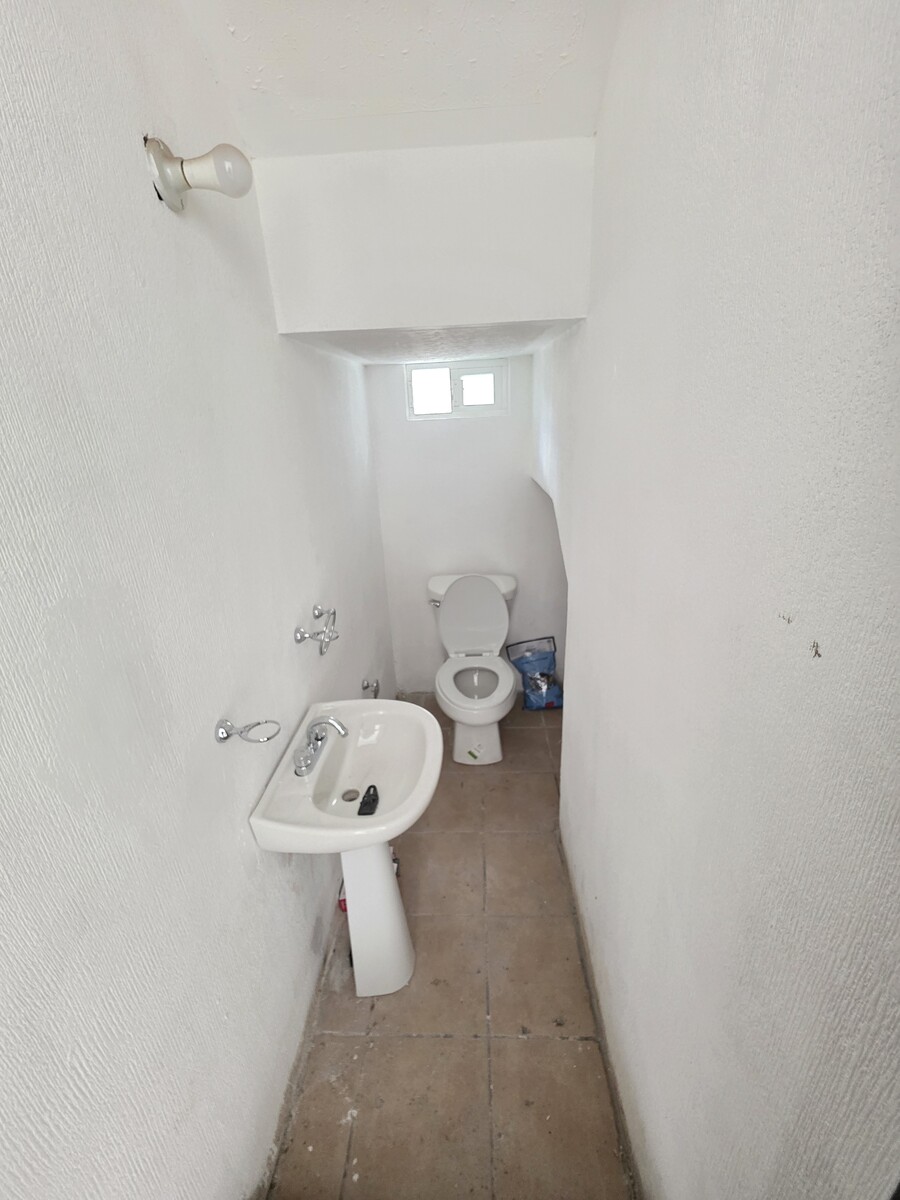 9 de 19: Medio baño
