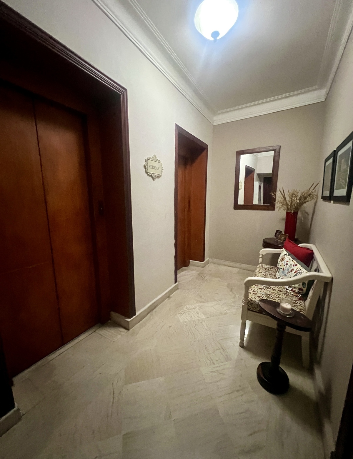 2 de 32: Entrada principal