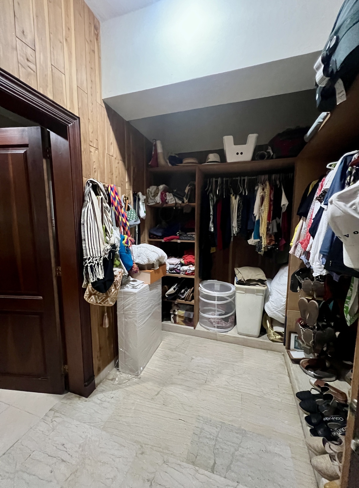 24 de 32: closet hab principal