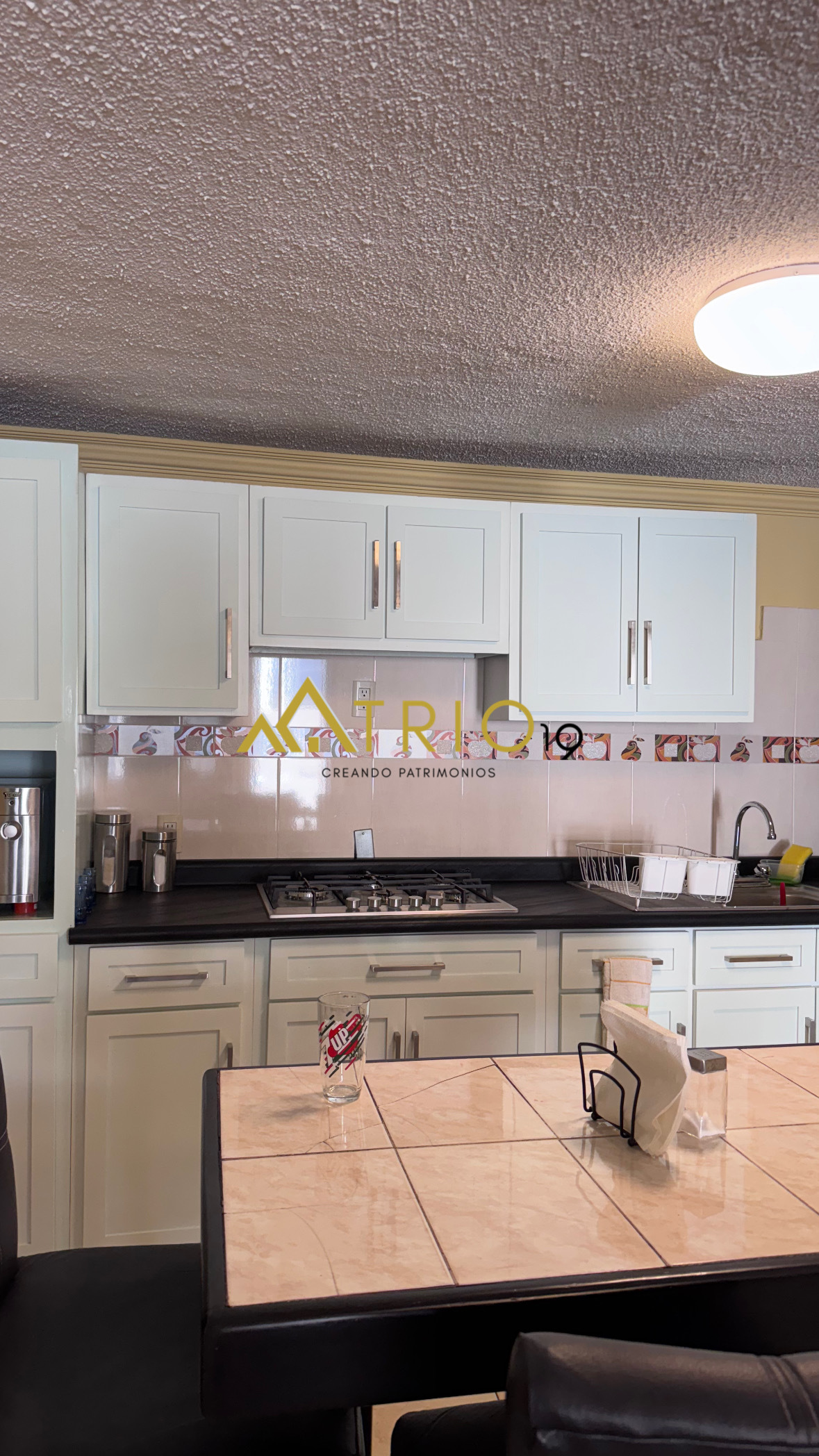 3 of 16: Cocina