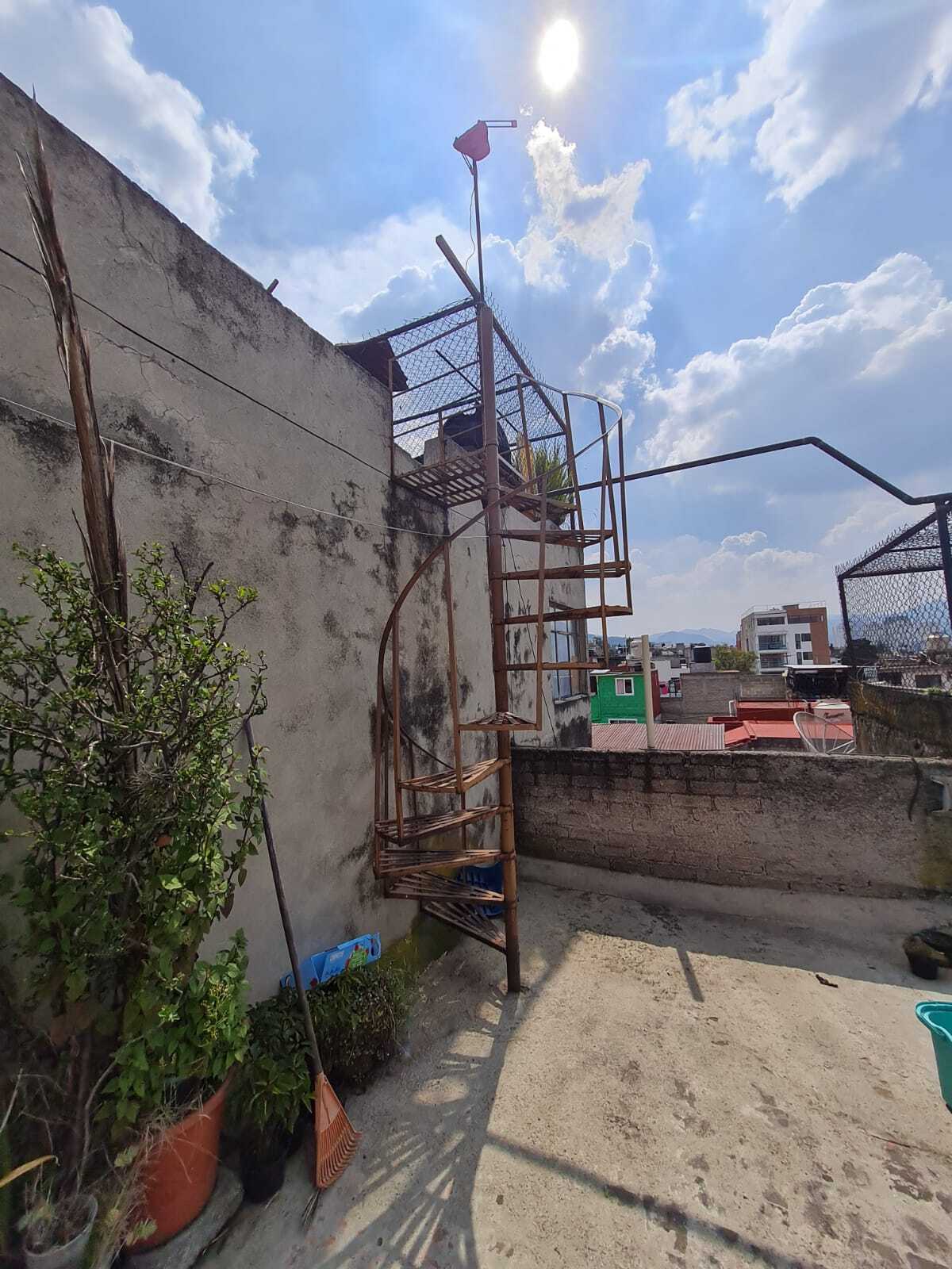 37 de 39: Escalera Azotea